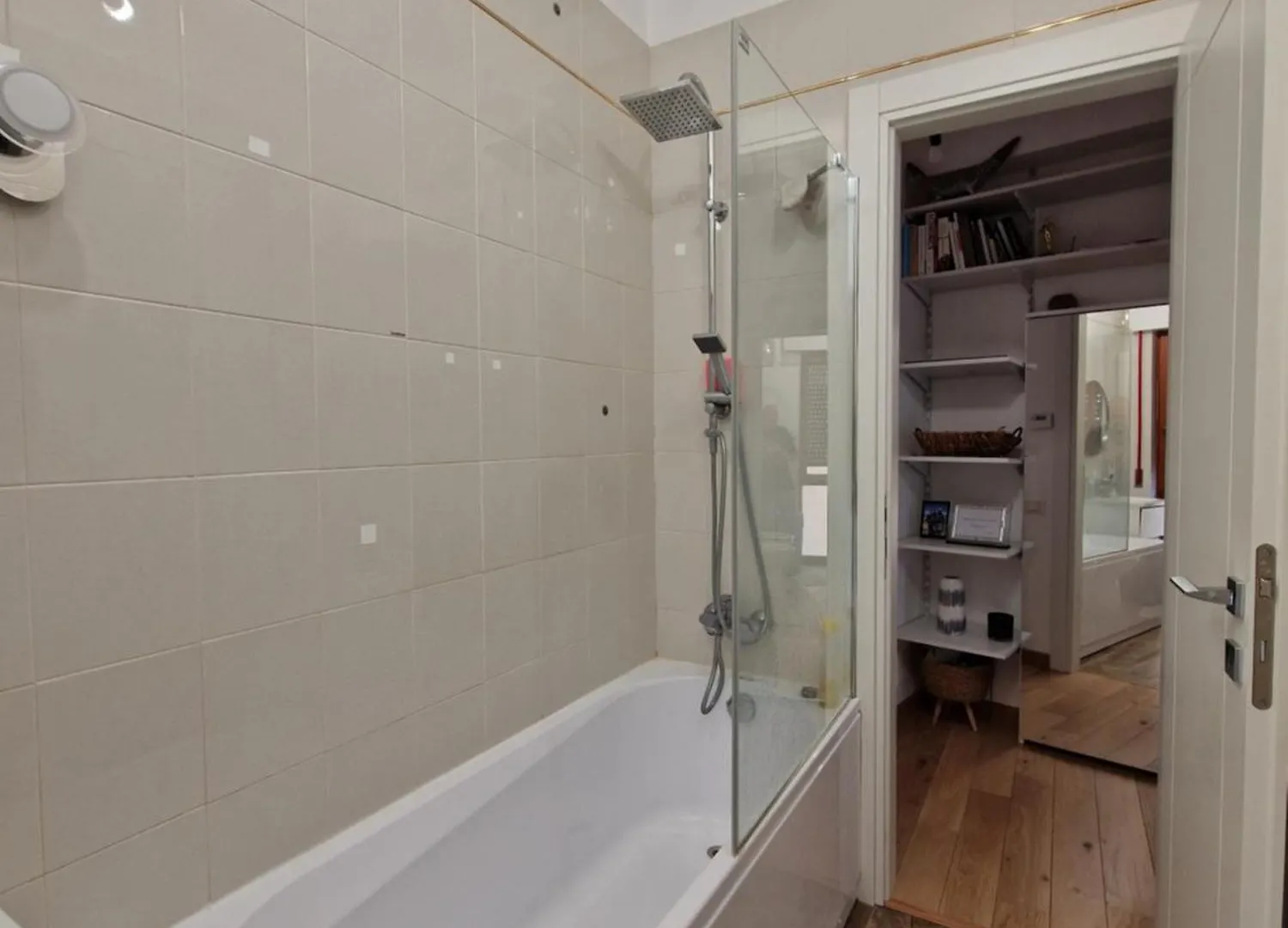 Frascati Center Modern Home Apartment